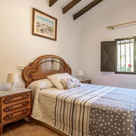 Holiday home Lovely In With Wifi Sedella
